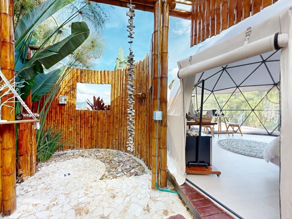 Air Dome: Luxury Glamping in Guatapé