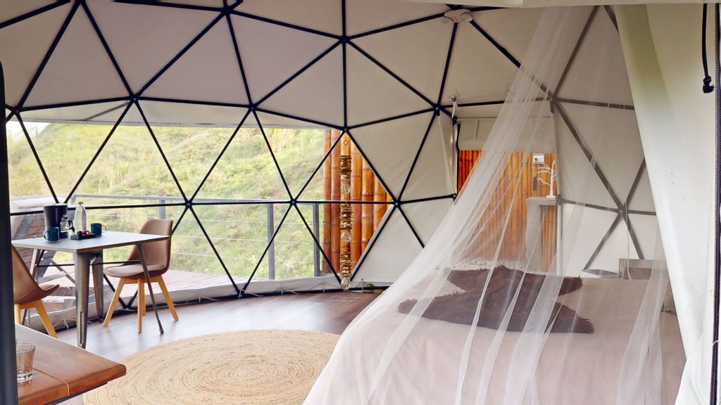 Earth dome Bliss Glamping Guatape